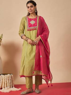 Women Ethnic Motifs Embroidered Regular Mirror Work Kurta with Trousers & With Dupatta 4