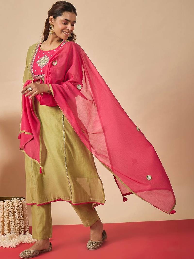 Women Ethnic Motifs Embroidered Regular Mirror Work Kurta with Trousers & With Dupatta