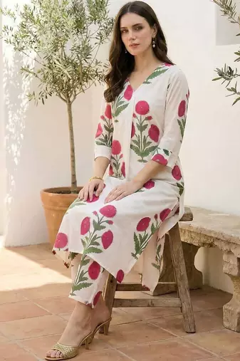 Women Floral Printed Regular Pure Cotton Kurta with Trousers