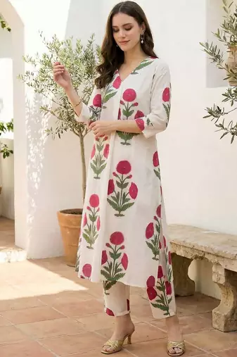 Women Floral Printed Regular Pure Cotton Kurta with Trousers