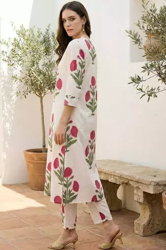 Women Floral Printed Regular Pure Cotton Kurta with Trousers