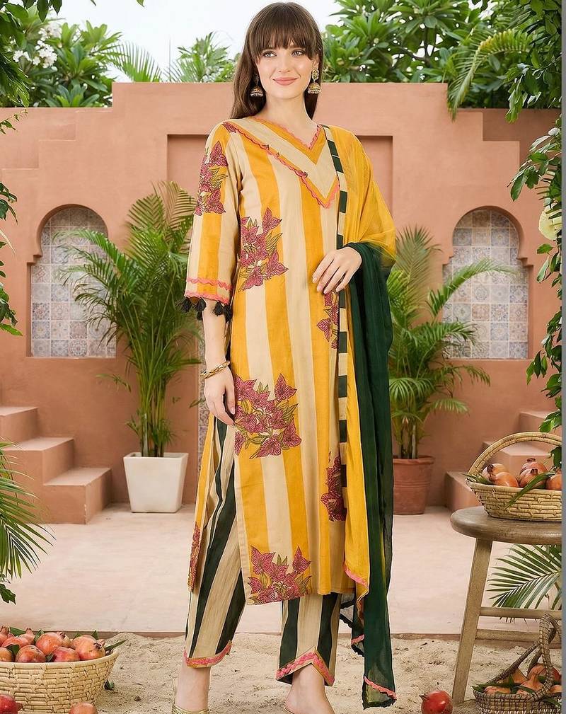 Women Printed Regular Pure Cotton Kurta with Trousers & With Dupatta