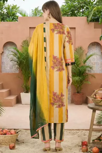 Women Printed Regular Pure Cotton Kurta with Trousers & With Dupatta