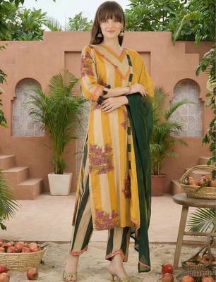 Women Printed Regular Pure Cotton Kurta with Trousers & With Dupatta 5