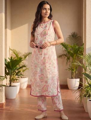 Women Floral Printed Regular Pure Cotton Kurta with Trousers 1