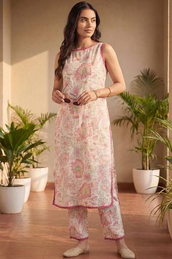 women floral printed regular  cotton kurta with trousers