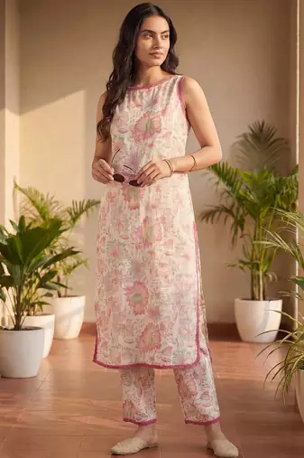 Women Floral Printed Regular Pure Cotton Kurta with Trousers