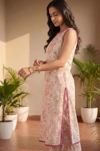 Women Floral Printed Regular Pure Cotton Kurta with Trousers