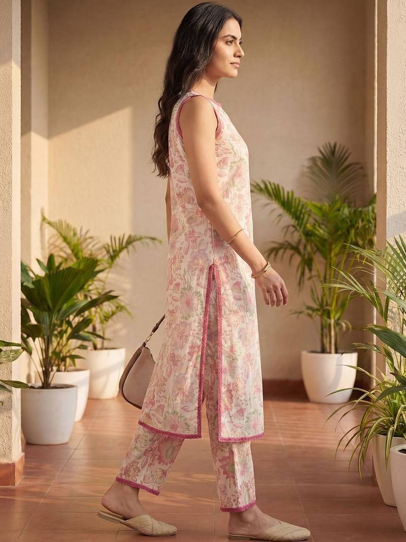 Women Floral Printed Regular Pure Cotton Kurta with Trousers