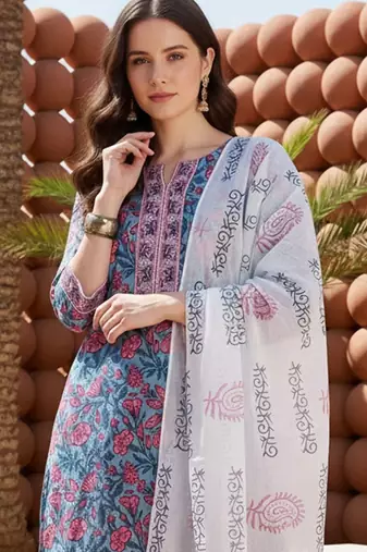 Women Floral Printed Regular Pure Cotton Kurta with Trousers & With Dupatta