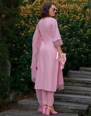 Women Floral Embroidered Regular Thread Work Pure Cotton Kurta with Trousers & With Dupatta 3