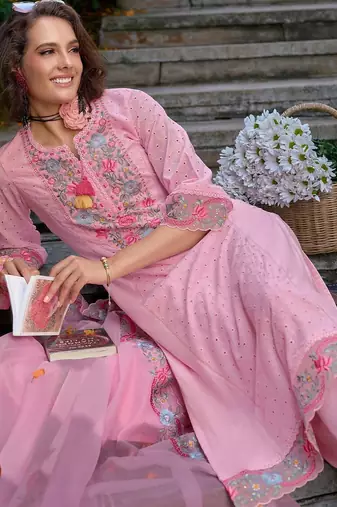 Women Floral Embroidered Regular Thread Work Pure Cotton Kurta with Trousers & With Dupatta