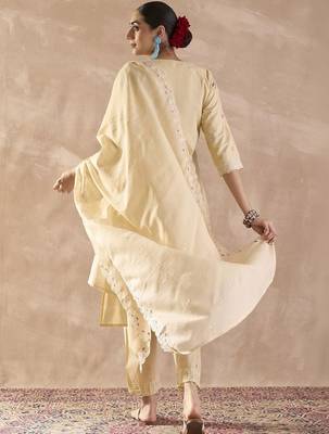Women Floral Embroidered Regular Thread Work Pure Cotton Kurta with Trousers & With Dupatta 4