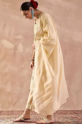 women floral embroidered regular thread work  cotton kurta with trousers & with dupatta