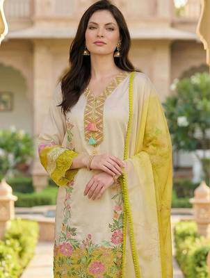 Women Floral Printed Regular Mirror Work Kurta with Trousers & With Dupatta 2