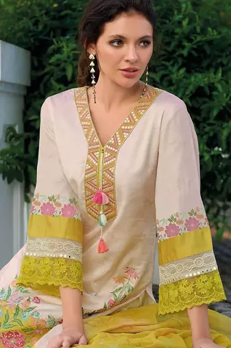 Women Floral Printed Regular Mirror Work Kurta with Trousers & With Dupatta