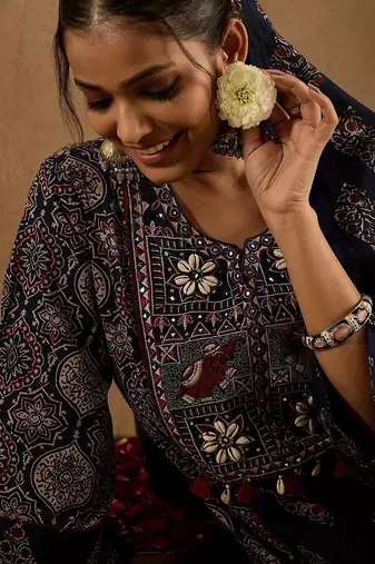 Women Ethnic Motifs Printed Regular Mirror Work Pure Cotton Kurta with Trousers & With Dupatta
