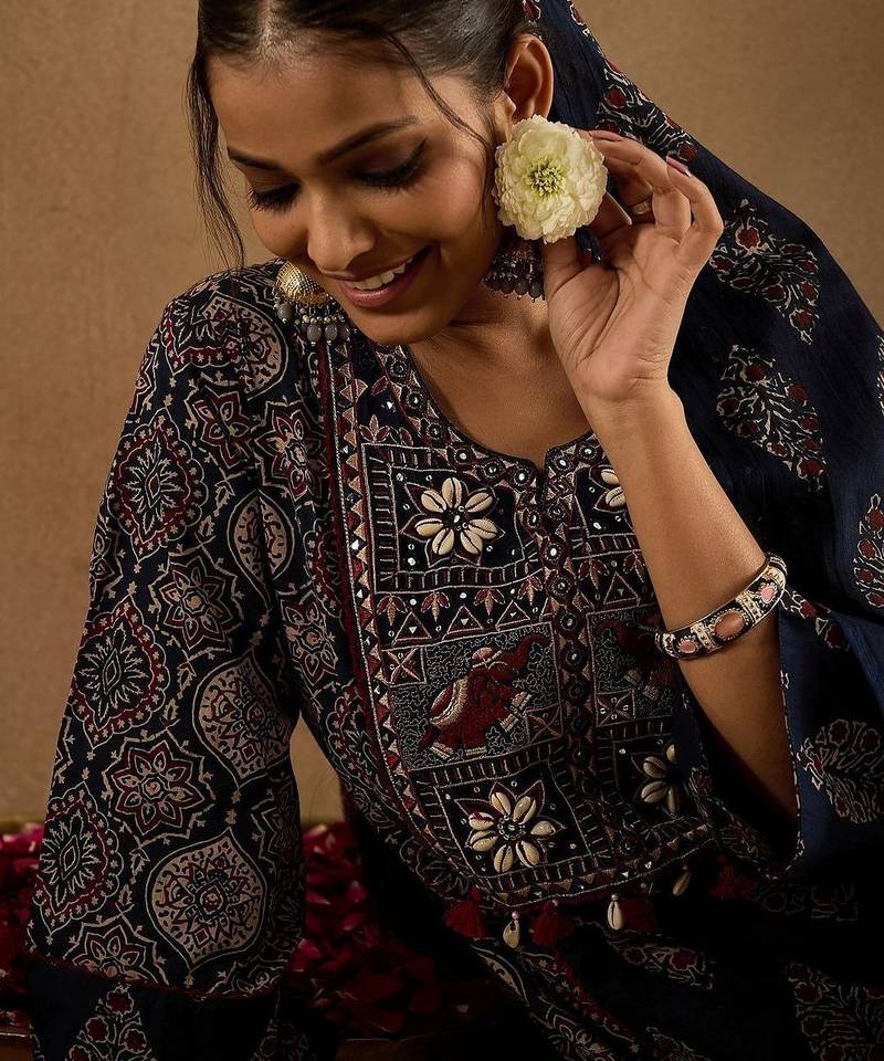 Women Ethnic Motifs Printed Regular Mirror Work Pure Cotton Kurta with Trousers & With Dupatta