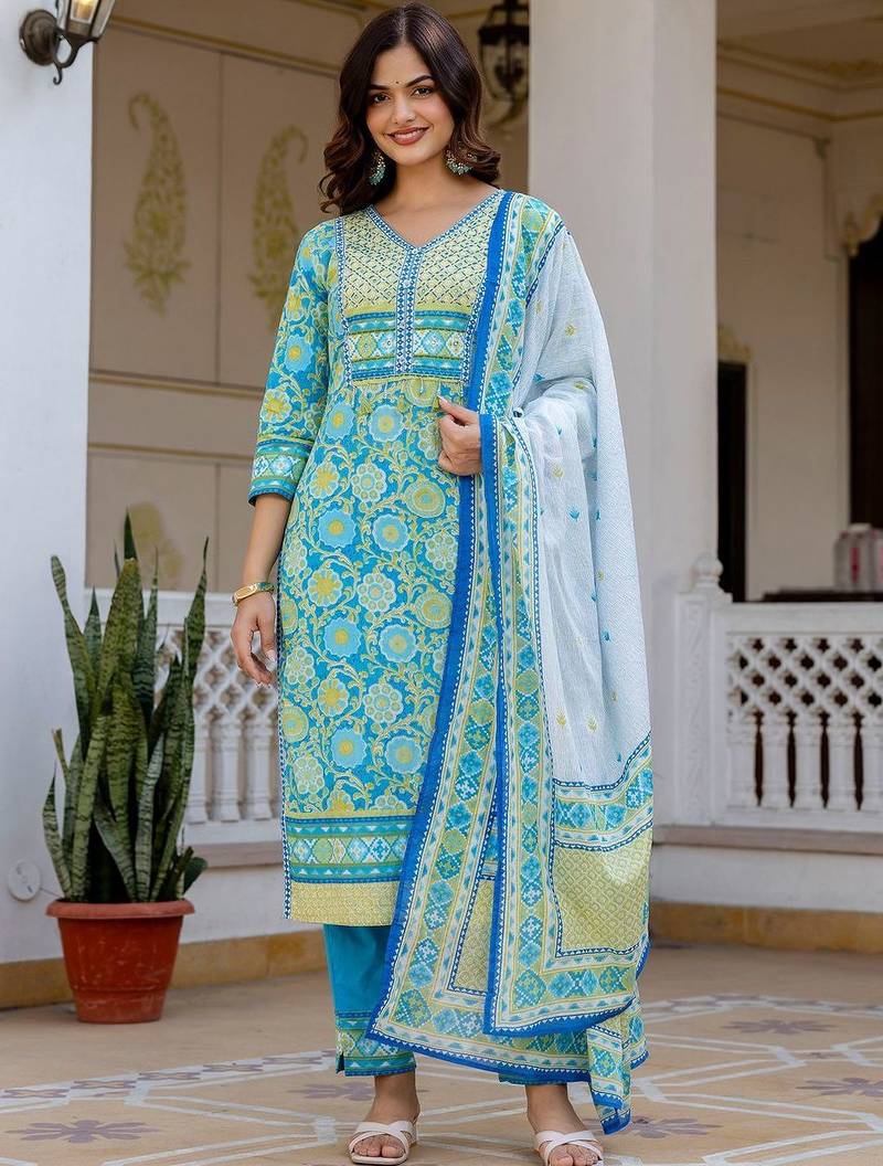 Women Floral Printed Regular Thread Work Pure Cotton Kurta with Trousers & With Dupatta
