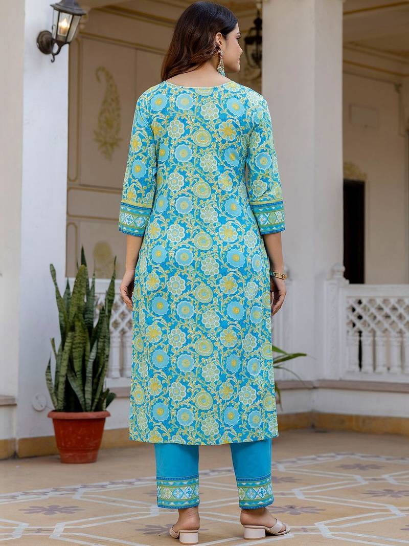 Women Floral Printed Regular Thread Work Pure Cotton Kurta with Trousers & With Dupatta