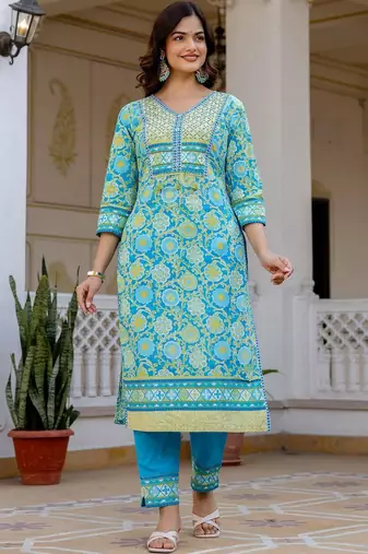 Women Floral Printed Regular Thread Work Pure Cotton Kurta with Trousers & With Dupatta