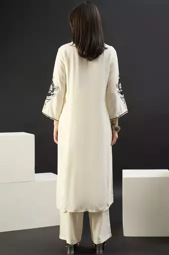 Women Floral Embroidered Regular Thread Work Kurta with Palazzos