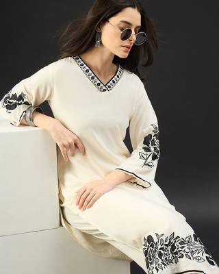 Women Floral Embroidered Regular Thread Work Kurta with Palazzos 4