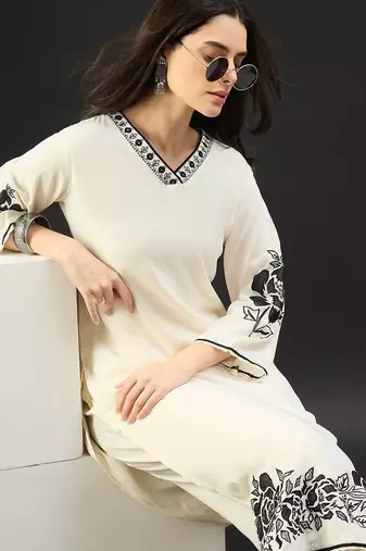 Women Floral Embroidered Regular Thread Work Kurta with Palazzos