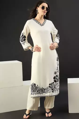Women Floral Embroidered Regular Thread Work Kurta with Palazzos