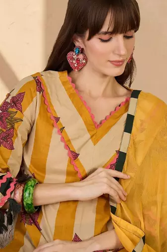 Women Floral Printed Regular Pure Cotton Kurta with Trousers & With Dupatta