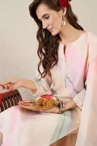 Women Floral Printed Regular Linen Kurta with Trousers & With Dupatta
