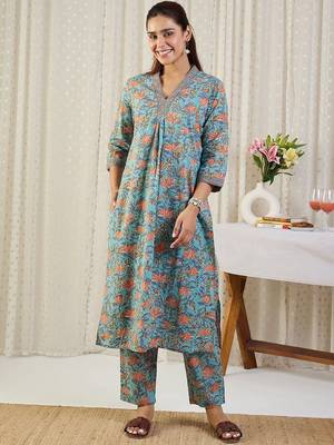 Floral Printed V-Neck Pure Cotton A-Line Kurta With Trousers 1