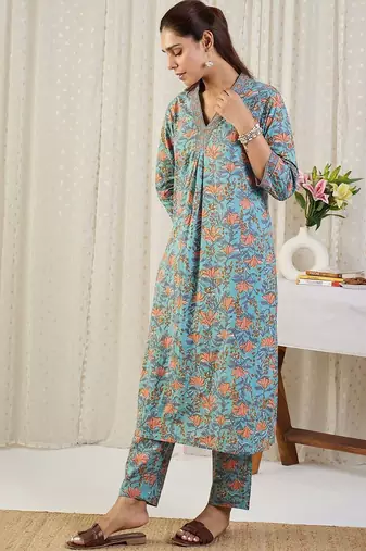 Floral Printed V-Neck Pure Cotton A-Line Kurta With Trousers