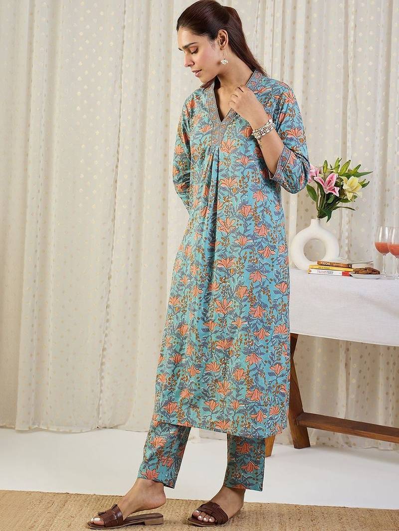 Floral Printed V-Neck Pure Cotton A-Line Kurta With Trousers