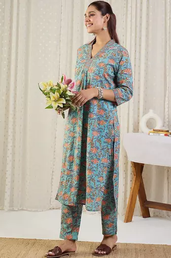 Floral Printed V-Neck Pure Cotton A-Line Kurta With Trousers