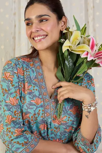 Floral Printed V-Neck Pure Cotton A-Line Kurta With Trousers