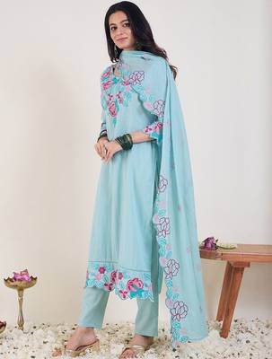 Floral Embroidered Thread Work Pure Cotton Kurta With Trousers & Dupatta 1