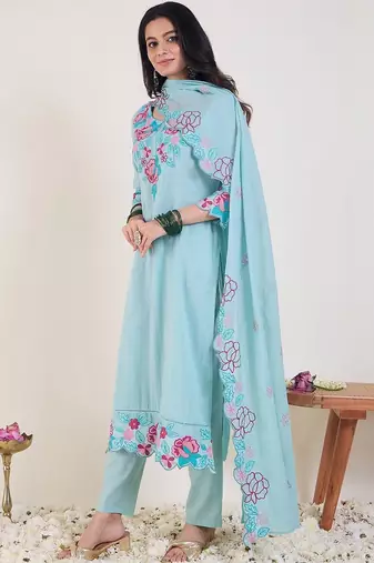 Floral Embroidered Thread Work Pure Cotton Kurta With Trousers & Dupatta