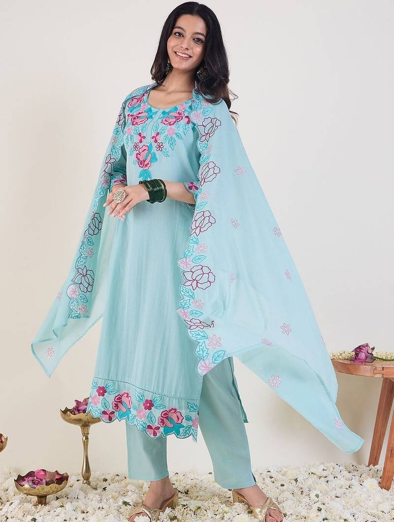 Floral Embroidered Thread Work Pure Cotton Kurta With Trousers & Dupatta