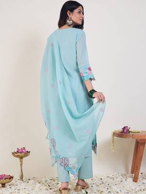 Floral Embroidered Thread Work Pure Cotton Kurta With Trousers & Dupatta 5