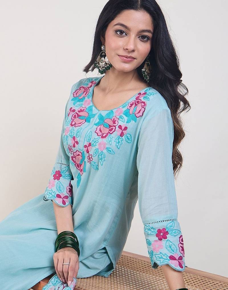 Floral Embroidered Thread Work Pure Cotton Kurta With Trousers & Dupatta
