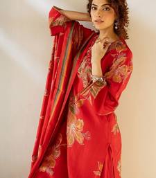 Women Floral Printed Kurta with Palazzos & Dupatta