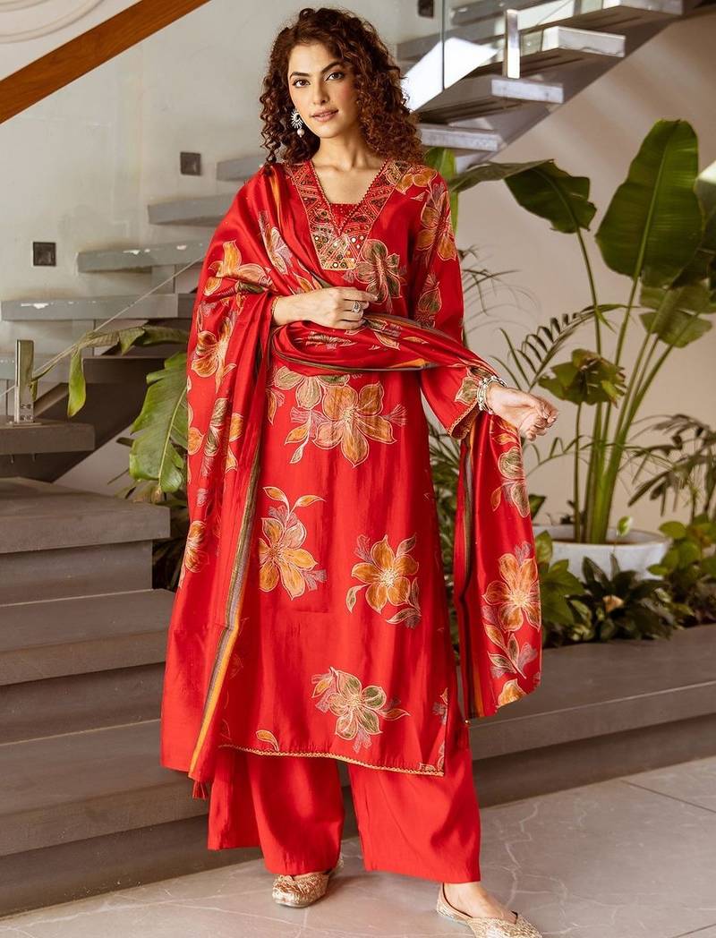 Women Floral Printed Kurta with Palazzos & Dupatta