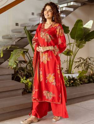 Women Floral Printed Kurta with Palazzos & Dupatta 5