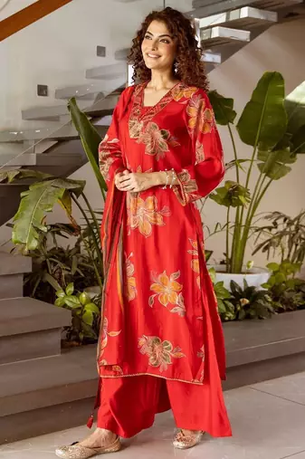 Women Floral Printed Kurta with Palazzos & Dupatta