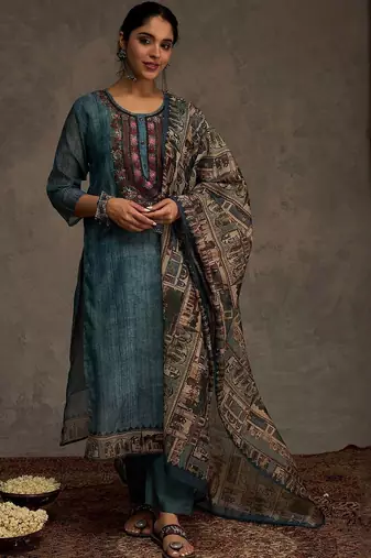 Women Ethnic Motifs Embroidered Thread Work Kurta with Trousers & Dupatta