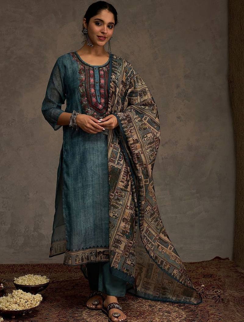 Women Ethnic Motifs Embroidered Thread Work Kurta with Trousers & Dupatta