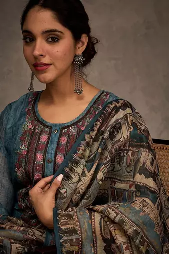 Women Ethnic Motifs Embroidered Thread Work Kurta with Trousers & Dupatta