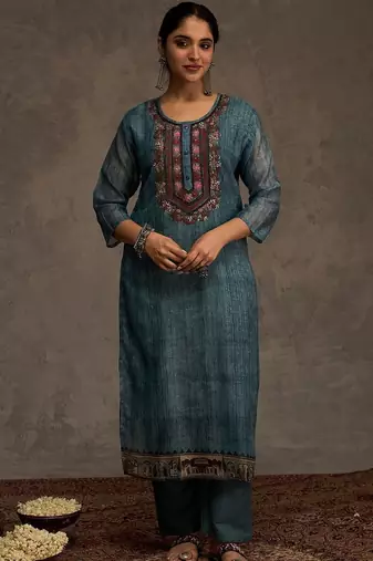 Women Ethnic Motifs Embroidered Thread Work Kurta with Trousers & Dupatta