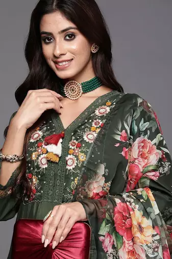 Women Floral Embroidered Thread Work Kurta with Trousers & Dupatta